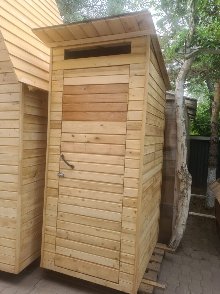 Туалет деревянный